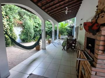 Casa · 356m² · 3 Quartos · 4 Vagas · Casa - Jardim Santa Maria - Jacareí - 3 Dormitórios - 235m².