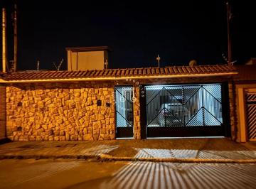 Casa · 250m² · 3 Quartos · 2 Vagas · CASA A VENDA COM 250M² TERRENO E 200M² CONSTRUIDO SENDO 3 QUARTOS UMA SUITE NO BAIRRO CIDADE NOVA JU