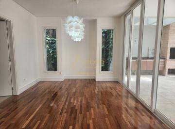 Casa · 420m² · 4 Quartos · 3 Vagas · Belíssima casa localizada num bolsão residencial fechado