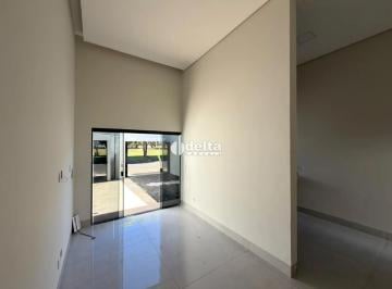 Casa · 156m² · 3 Quartos · 2 Vagas · Casa com 3 quartos sendo 1 suíte disponível para venda no bairro Laranjeiras em Uberlândia-MG