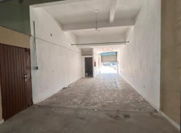 Apresentamos um salão comercial semi-acabado de 250m² localizado no bairro Mirim · Espaçoso Salão Comercial à Venda no Mirim, Praia Grande - Semi-acabado