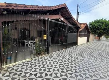 Casa · 83m² · 3 Quartos · 4 Vagas · Excelente casa de 03 dormitórios, sendo 01 suíte, 04 vagas de garagem, amplo espaço com churrasqueir