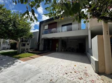 Foto 01 · Casa em Condomínio: 3 quartos, 3 suítes, 2 salas, 5 banheiros, 4 vagas, 240 m² em Ibiti Royal Park,