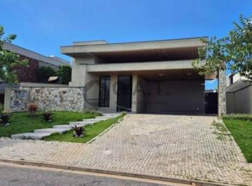 Foto 01 · Casa de Luxo em Condomínio: 3 quartos, 3 suítes, 2 salas, 4 banheiros, 4 vagas de garagem na Alphavi