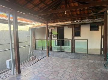 Casa · 100m² · 2 Quartos · 1 Vaga · Casa 2 quartos para para aluguel em Retiro, Nova Lima – 100 m²