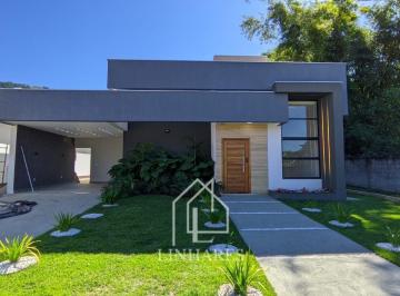 Casa · 137m² · 3 Quartos · 2 Vagas · Casa de alto padrão em Condomínio