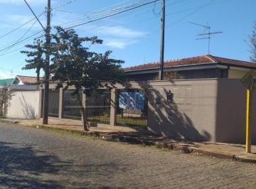 Casa · 245m² · 3 Quartos · 4 Vagas · Casa para venda em Centro de 245.00m² com 3 Quartos, 1 Suite e 4 Garagens