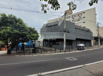Comercial · 456m² · Prédio com Lojão de esquina em Petrópolis