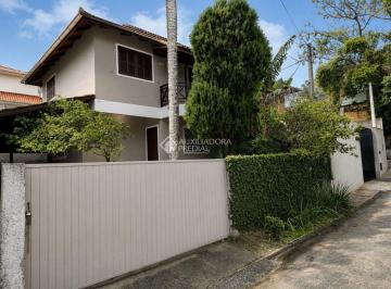 Casa · 120m² · 3 Quartos · 2 Vagas · Excelente sobrado na Lagoa da Conceição | 3 quartos | 2 banheiros | jardim