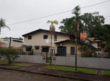 Casa · 300m² · 5 Quartos · 1 Vaga · Linda casa na Daniela