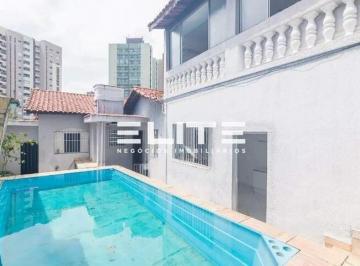 Casa · 280m² · 3 Quartos · 3 Vagas · Casa com 3 Dormitórios, Churrasqueira e Piscina para Locação na Vila Guiomar