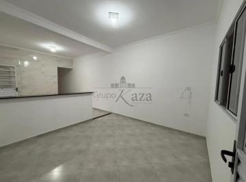 Casa · 125m² · 3 Quartos · 2 Vagas · Oportunidade - Casa - Jardim Del Rey - 3 Dormitórios - 70m².