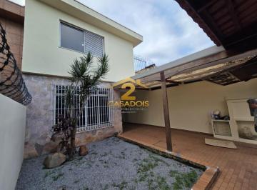 Casa · 138m² · 3 Quartos · 2 Vagas · Sobrado espaçoso com 03 dormitórios, 1 suíte, churrasqueira e 2 vagas de garagem