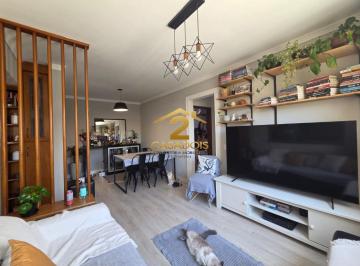Apartamento · 65m² · 2 Quartos · 1 Vaga · Apartamento modernizado, à venda com 65m², 2 quartos e 1 vaga