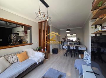 Apartamento · 65m² · 2 Quartos · 1 Vaga · Apartamento modernizado, à venda com 65m², 2 quartos e 1 vaga