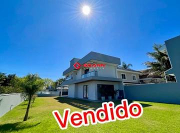 ejj3rta2odfkzjczmjjly2e5_md · SOBRADO 3 SUÍTES A 250M DA PRAIA DOS INGLESES