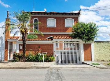 Casa de 4 quartos, São Paulo · Uma casa para quem precisa de espaço e quer viver com conforto na Vila São Francisco.