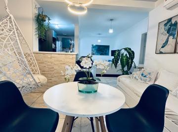 Apartamento de 1 quarto, Guarujá · Apartamento Moderno a 50m da Praia das Pitangueiras.