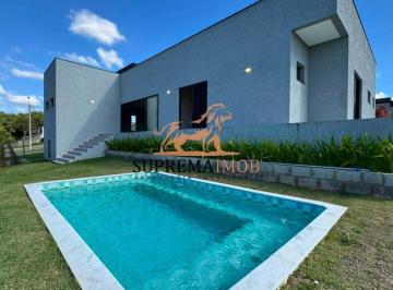 Casa · 260m² · 3 Quartos · 6 Vagas · Casa Nova com 3 Suítes à Venda no Village Ipanema II em Araçoiaba