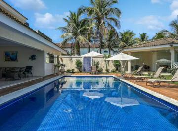 Casa de 4 quartos, Ilhabela · Casa com 410 mts², 4 quartos, piscina e churrasqueira em Ilha Bela SP