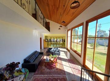 Casa · 300m² · 4 Quartos · 4 Vagas · Sobrado á venda em Residencial completo na cidade de Boituva/SP