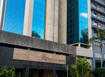 Comercial · 57m² · 1 Quarto · 1 Vaga · Sala Comercial em Centro Histórico