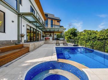 Casa · 500m² · 6 Quartos · 4 Vagas · Casa à venda com 6 quartos em Itaipava, Petrópolis