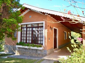 casa-para-venda-no-vila-capivari-em-campos-do-jordao-sp · Casa / Venda
