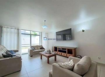 Casa · 234m² · 3 Quartos · 2 Vagas · Moema / 03 dormitórios / 01 suíte / 02 vagas / 232 metros