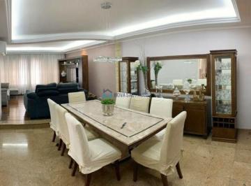 Casa · 340m² · 4 Quartos · 5 Vagas · Sobrado reformado, 4 Dormitórios, Bosque da Saúde