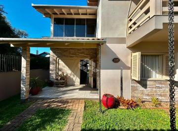 Casa · 160m² · 3 Quartos · 2 Vagas · Vista privilegiada, conforto e ambientes acolhedores esperam por você no Bairro Lira!