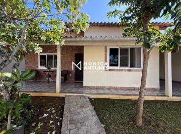 Casa · 360m² · 2 Quartos · 4 Vagas · Casa em Condomínio com 2 Quartos, Suíte, Piscina e Anexo com Suíte | Maricá
