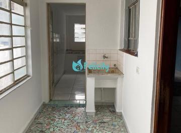 Casa · 100m² · 2 Quartos · 3 Vagas · Terreno com 3 Casas para Investimento ou moradia