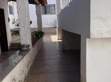 Casa en Venda de 3 quartos Centro · Casa para venda em Centro de 334.34m² com 3 Quartos, 1 Suite e 2 Garagens