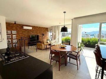 4da421ef-4d10-4c2c-887e-3ad15f836234-17829956136539.jpg · Cobertura Duplex de Alto Padrão com Vista para o Mar | Agronômica – Florianópolis