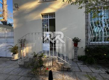 Casa · 397m² · 6 Quartos · 8 Vagas · Casa em Excelente Localização no Alto