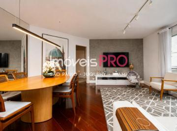Apartamento · 134m² · 3 Quartos · 2 Vagas · Amplo apartamento em Moema Pássaros