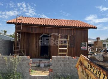 Casa · 2 Quartos · 1 Vaga · Casa à venda no bairro Centro - Balneário Rincão/SC