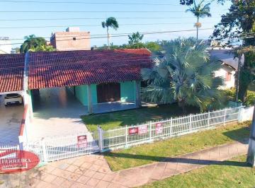 Casa · 5 Quartos · 6 Vagas · Casa Ampla e Espaçosa no Cohapar