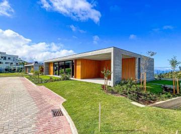 Casa · 570m² · 4 Quartos · 2 Vagas · Casa alto Padrão em Garopaba, frente mar na Vigia