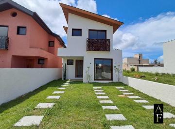 Casa · 100m² · 2 Quartos · 1 Vaga · Casa em Areias de Palhocinha, Garopaba-SC