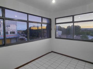 Apartamento de 1 quarto, Brasília · Apartamento de 3 comodos amplo 1 andar Aceito Carro Guará II Urgente!