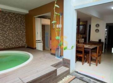 Casa · 235m² · 4 Quartos · Alugo Casa Mobiliada em excelente localização