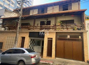 Casa · 300m² · 6 Quartos · 2 Vagas · Casa à venda no Centro de Vitória: 6 quartos, 300m²