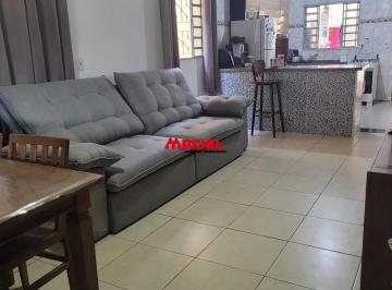 Casa · 174m² · 3 Quartos · 3 Vagas · Ótima localização próximo a bancos, supermercados ,escolas ,padaria