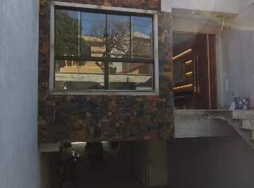 Casa · 300m² · 3 Quartos · 10 Vagas · Sobrado à venda 3 quartos 3 suítes 10 vagas Floresta - Santo André - SP