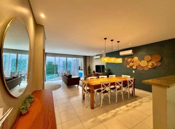 Casa · 342m² · 4 Quartos · 4 Vagas · Casa Triplex geminada decorada em condomínio de alto padrão à Venda na Ensead...
