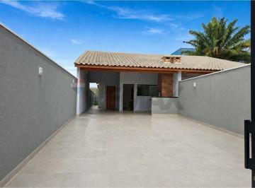 Casa · 103m² · 3 Quartos · 5 Vagas · Seu Novo Lar Confortável em Peruíbe te Espera!