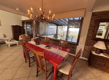 Comercial · 196m² · 2 Quartos · 3 Vagas · Casa com parte comercial