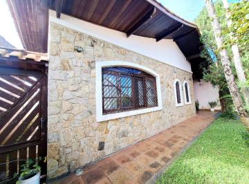 Casa · 160m² · 3 Quartos · 2 Vagas ·
Casa á 450 metros da praia com 3 dormitórios sendo 1 suíte